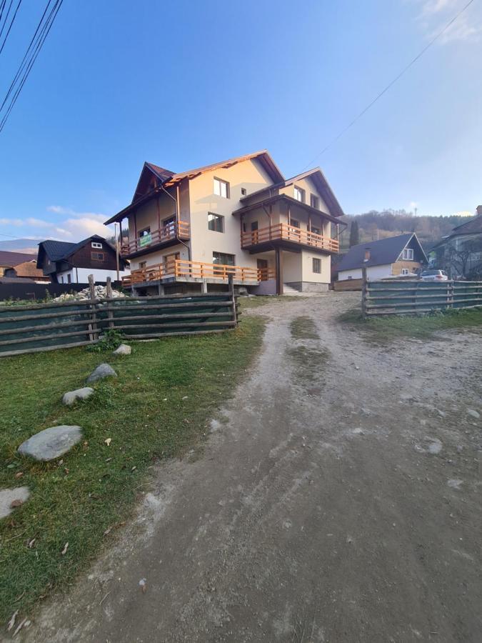Готель Casa Bujor De Munte Dragoslavele Екстер'єр фото