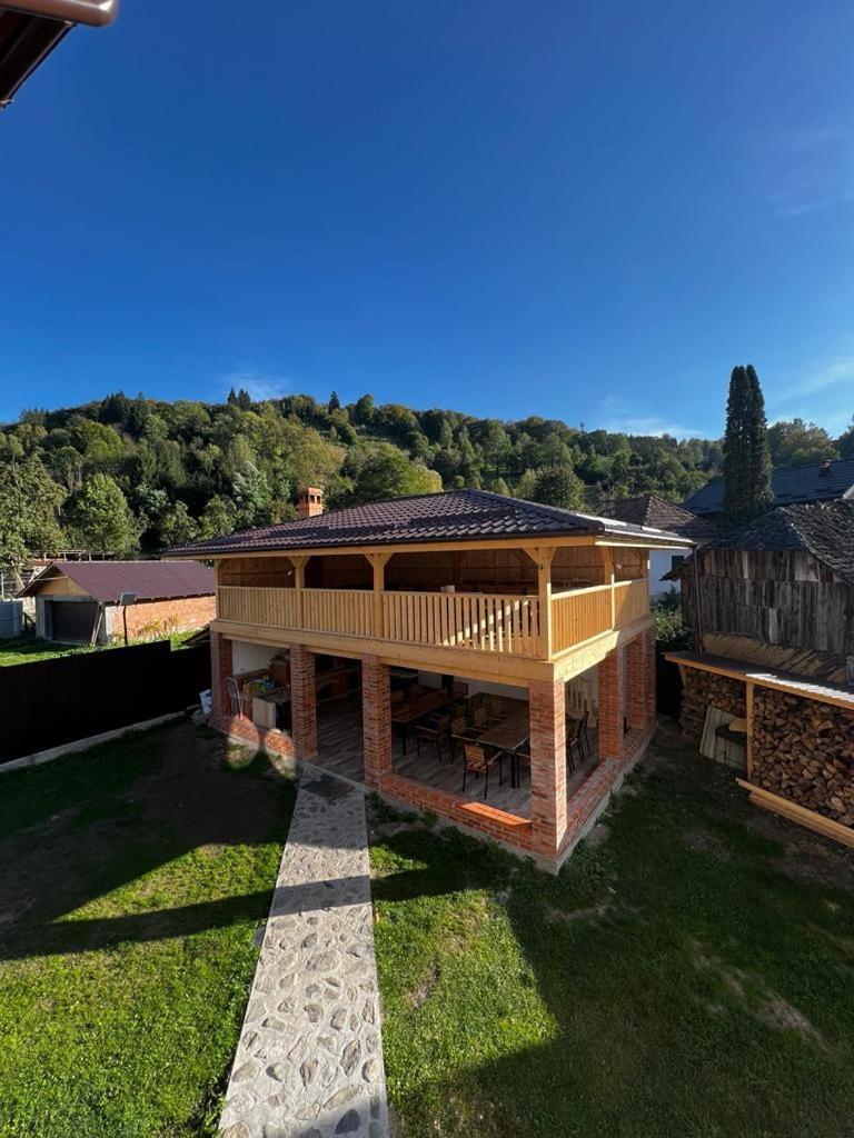 Готель Casa Bujor De Munte Dragoslavele Екстер'єр фото